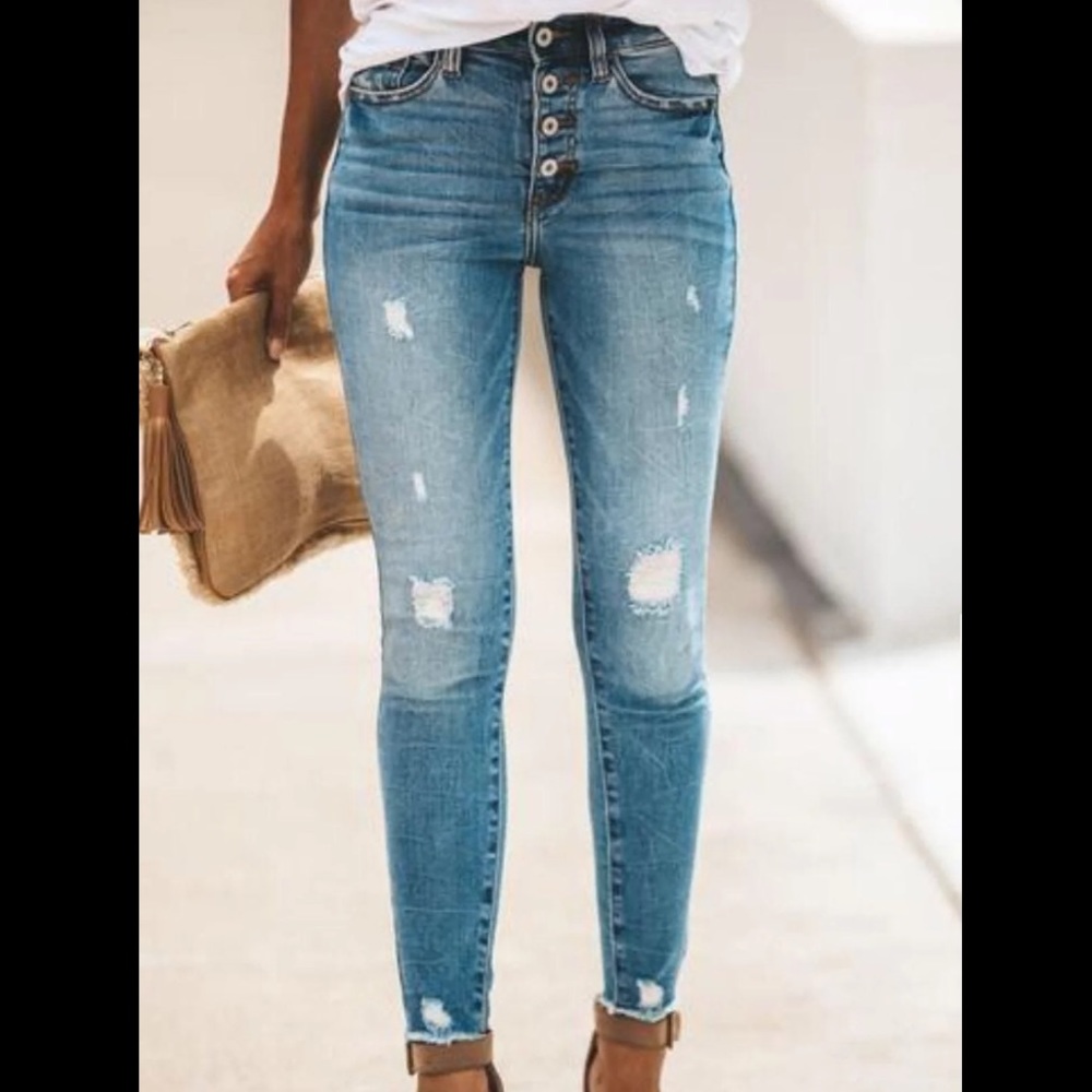 ‘SOLD’ KanCan Distressed Skinny Jeans Button Fly